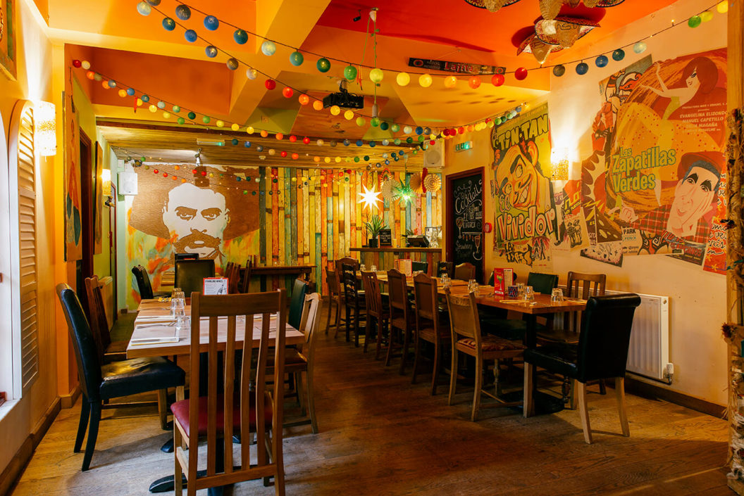 La Casa Loco Interior Photo 1